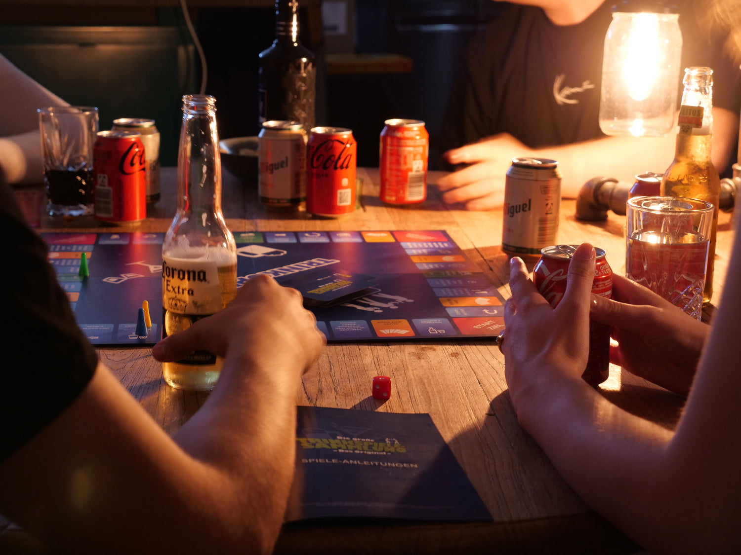 Gomazing Die große Trinkspielesammlung - 20 Spiele Partyspiele Brettspiele  für 2 bis 20 Personen drinkopoli